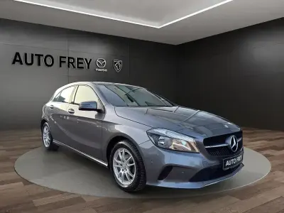 Gebraucht Mercedes A180 Style 109 PS (80 kW) 2015 Grau Limousine