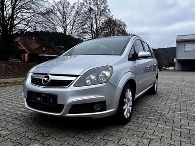 Silber Gebraucht 2005 Opel Zafira Van / Kleinbus | 2.599 € (Teuer)