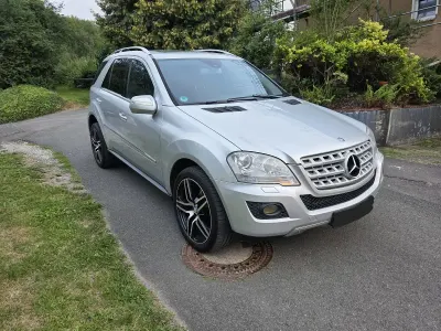 Gebraucht Mercedes ML320 224 PS (164 kW) 2009 Silber SUV