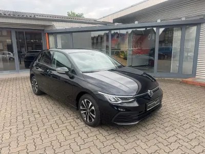 Second-hand VW Golf VII United 150 CP (110 kW) 2021 Negru Hatchback