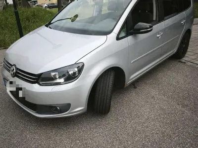 Gebraucht VW Touran Comfortline 105 PS (77 kW) 2011 Grau Van / Kleinbus