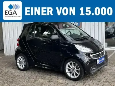 Gebraucht Smart ForTwo Cabrio Passion 84 PS (61 kW) 2014 Tridion sicherheitszelle in bl Cabrio
