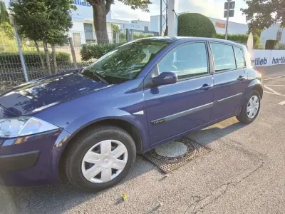 Gebraucht Renault Mégane II Dynamique 113 PS (83 kW) 2004 Blau Limousine