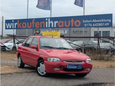 Gebraucht Ford Escort Ghia 90 PS (66 kW) 1996 Rot (metallic) Limousine