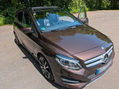 Gebraucht Mercedes B200 Urban 156 PS (114 kW) 2015 Braun Van / Kleinbus