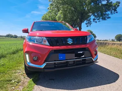 Gebraucht Suzuki Vitara Comfort+ 140 PS (102 kW) 2020 Rot SUV