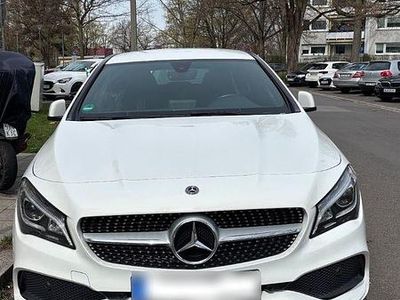 Gebraucht Mercedes CLA180 Shooting Brake Edition 120 PS (88 kW) 2018 Weiß Kombi