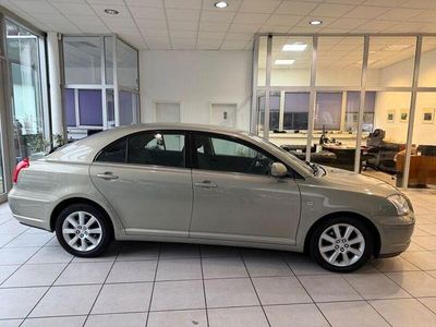 Second-hand Toyota Avensis Executive 129 CP (94 kW) 2006 Verde Hatchback