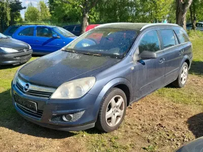 Gebraucht Opel Astra 116 PS (85 kW) 2008 Metro blue/metro Kombi