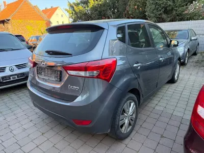 Second-hand Hyundai ix20 Comfort 125 CP (91 kW) 2011 Gri Hatchback