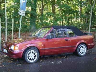 Rot Gebraucht 1986 Ford Escort Cabriolet Cabrio | 2.950 €