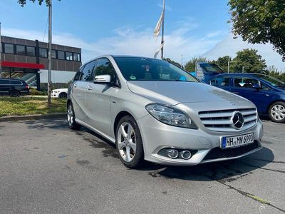 Gebraucht Mercedes B200 136 PS (100 kW) 2012 Silber Van / Kleinbus
