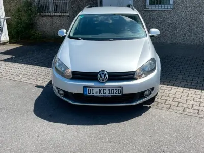 Gebraucht VW Golf VI 105 PS (77 kW) 2010 Silber Kleinwagen