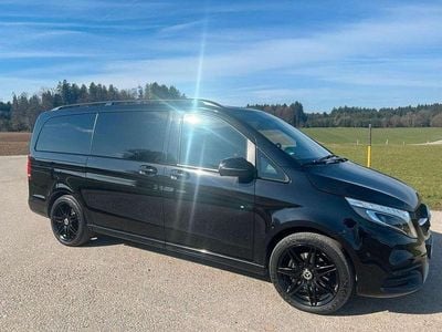 Usata Mercedes V300 AMG line 237 CV (174 kW) 2021 Nero Monovolume