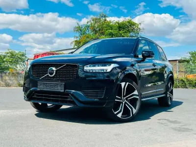 Gebraucht Volvo XC90 R-Design 303 PS (222 kW) 2021 Onyx black / metallic SUV