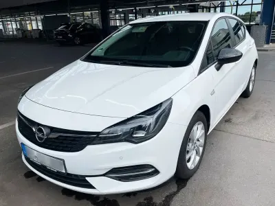 Gebraucht Opel Astra 105 PS (77 kW) 2021 Weiß Limousine