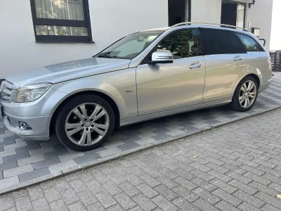Gebraucht Mercedes C180 Avantgarde 156 PS (114 kW) 2009 Schwarz Kombi