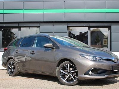 Second-hand Toyota Auris Touring Sports Edition-S 116 CP (85 kW) 2017 Gri Break