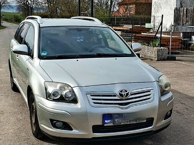 gebraucht Toyota Avensis Combi Executive 1.8-l-VVT-i Executive