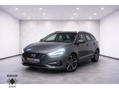 Gebraucht Hyundai i30 Trend 120 PS (88 kW) 2023 Abyss black Limousine