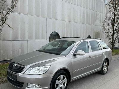 Gelb Gebraucht 2013 Skoda Octavia Kombi | 2.800 € (Guter Preis)