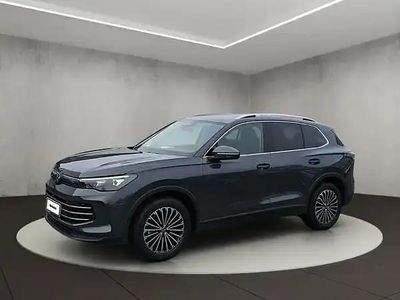 Neu VW Tiguan 150 PS (110 kW) 2026 Delfingrau metallic SUV