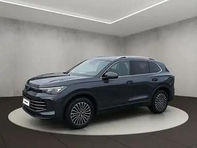 Neu VW Tiguan 150 PS (110 kW) 2026 Delfingrau metallic SUV