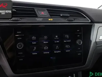 Gebraucht VW Touran Comfortline 150 PS (110 kW) 2019 Grau Van / Kleinbus