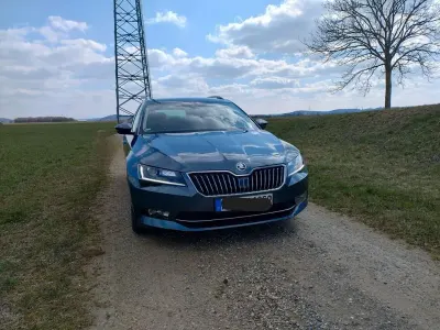 Gebraucht Skoda Superb LAURIN & KLEMENT 190 PS (139 kW) 2018 Grau Limousine