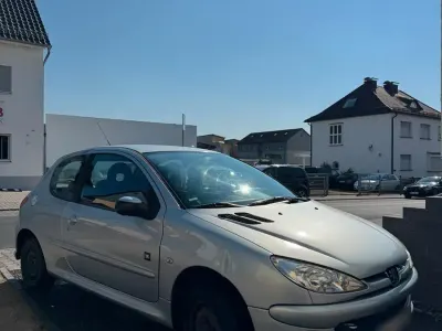 Gebraucht Peugeot 206 75 PS (55 kW) 2007 Silber Kleinwagen