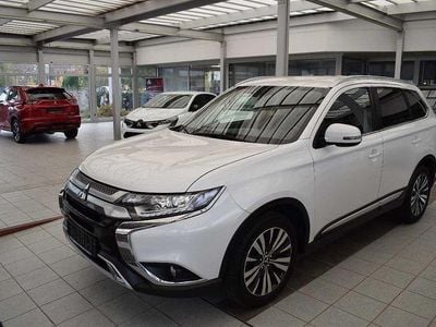 Weiß Gebraucht 2019 Mitsubishi Outlander Active SUV | 17.890 € (Fairer Preis)