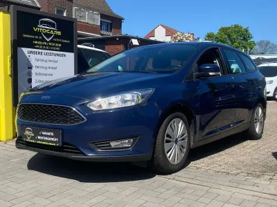 Gebraucht Ford Focus Trend 125 PS (91 kW) 2018 Blazerblau Kombi