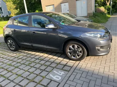 Używany Renault Mégane Authentique 110 KM (80 kW) 2015 Szary Sedan/Limuzyna