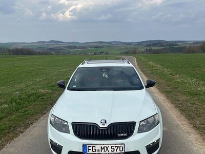 Gebraucht Skoda Octavia RS 210 PS (154 kW) 2016 Weiß Kleinwagen