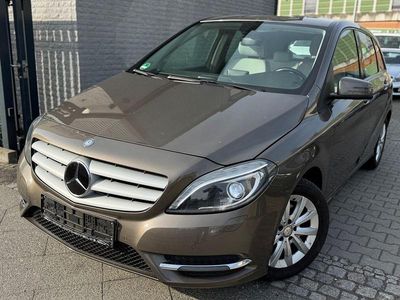 Gebraucht Mercedes B220 170 PS (125 kW) 2014 Grau Van / Kleinbus