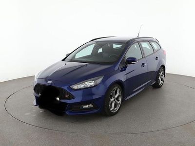 Blau Gebraucht 2017 Ford Focus ST Limousine | 16.300 € (Fairer Preis)