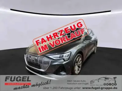 Gebraucht Audi e-tron S-Line 300 kW (408 PS) 2022 Daytonagrau perleffekt SUV