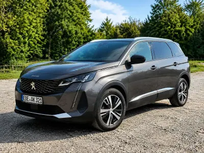 Gebraucht Peugeot 5008 Allure 131 PS (96 kW) 2021 Grau SUV