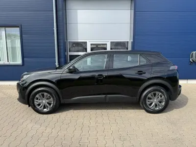 Gebraucht Peugeot 2008 Active 101 PS (74 kW) 2022 Perla nera metallic (metallic) SUV