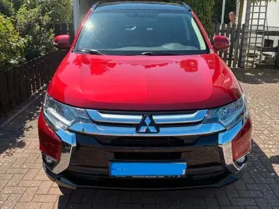 Gebraucht Mitsubishi Outlander Edition 150 PS (110 kW) 2018 Rot SUV