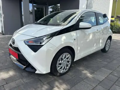 Gebraucht Toyota Aygo X-play 72 PS (52 kW) 2021 Weiß Kleinwagen