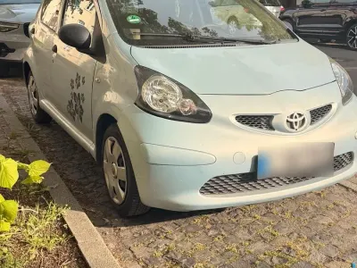 Second-hand Toyota Aygo 68 CP (50 kW) 2007 Albastru Hatchback