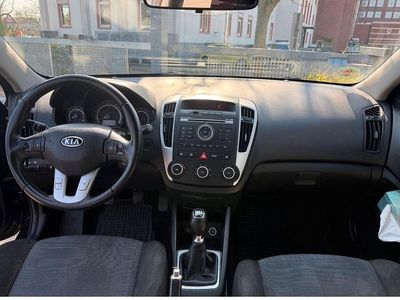 Gebraucht Kia Ceed 109 PS (80 kW) 2010 Schwarz Kleinwagen