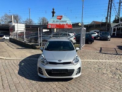 Gebraucht Kia Rio 84 PS (61 kW) 2016 Silber Kleinwagen
