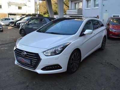 Weiß Gebraucht 2015 Hyundai i40 Premium Kombi | 8.990 € (Superpreis)