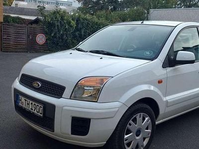 Gebraucht Ford Fusion Ambiente 80 PS (58 kW) 2012 Weiß Limousine