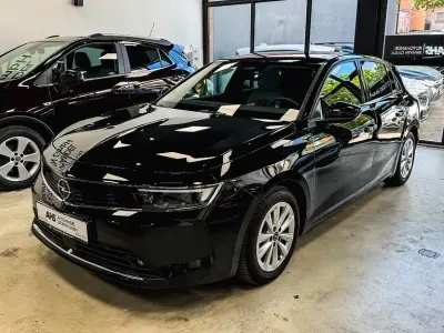 Gebraucht Opel Astra Elegance 131 PS (96 kW) 2022 Schwarz Kleinwagen
