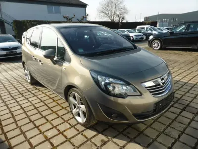 Gebraucht Opel Meriva Innovation 140 PS (102 kW) 2010 Gold Van / Kleinbus
