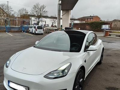 Begagnad Tesla Model 3 208 kW (283 HK) 2022 Vit Sedan