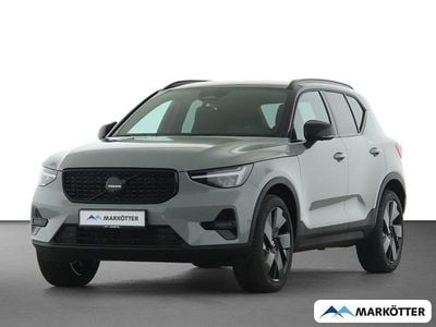 Neu Volvo XC40 Plus 163 PS (119 kW) 2026 Grau SUV